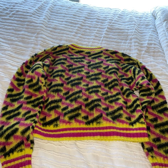 Versace sweater. Excellent condition. - Picture 3 of 6